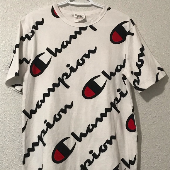 I am selling a champion t shirt for men’s - Picture 2 of 3